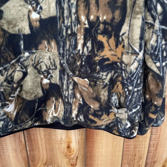 Camp deer hunting sweatshirt - Picture 2 of 2